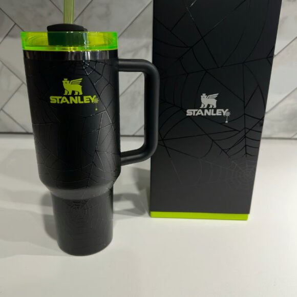 スタンレーハロウィン クエンチャー H2.0 タンブラー | 40オンス Stanley The Halloween Flowstate Quencher 40oz Tumbler Web
